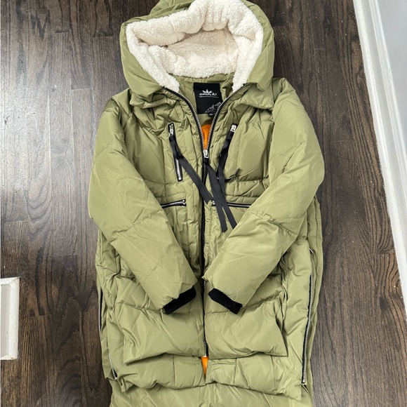 Orolay Women’s Coat. XXS, Green, Brand New and has never been worn. - Picture 3 of 4